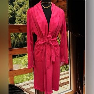 Women's Pink Robe size S/M long sleeve with belt 
Ulta brand with free gift .